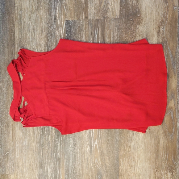 Express Red Button Up Collared Tank - Picture 3 of 3